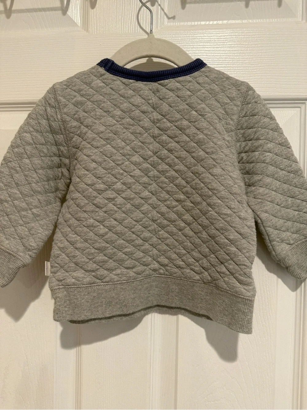 GAP Toddler Boys 2T Quilted Sweatshirt Bundle 2 Pack Gray Black Crewneck Tops